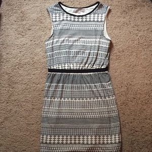 Sleeveless LOFT shift dress